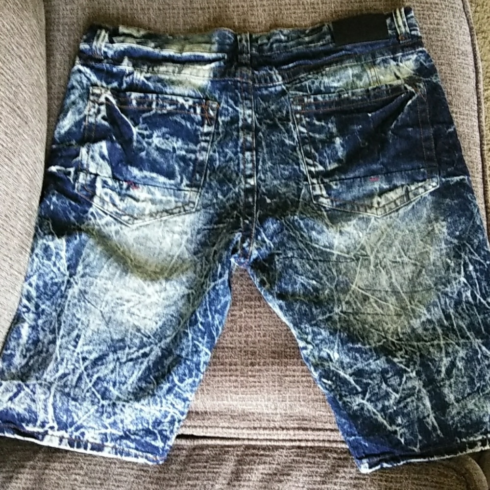 Shorts - Picture 2 of 2